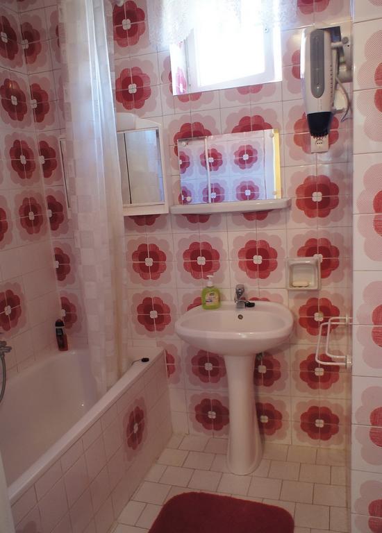 Hajnal Apartman Villa Гюла Стая снимка